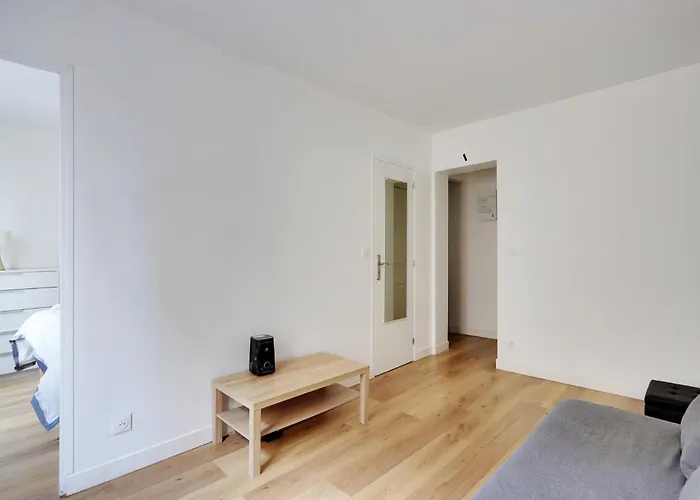 Cosy Jules Joffrin Париж