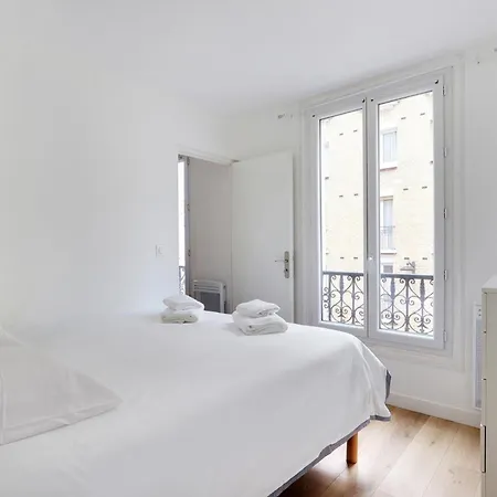 Apartment Cosy Jules Joffrin